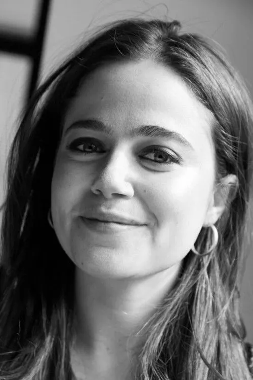 Molly Gordon photo