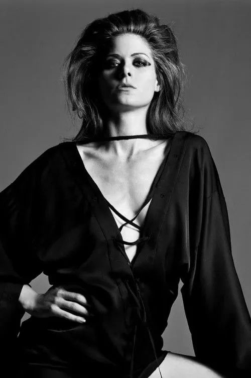 Debra Messing photo