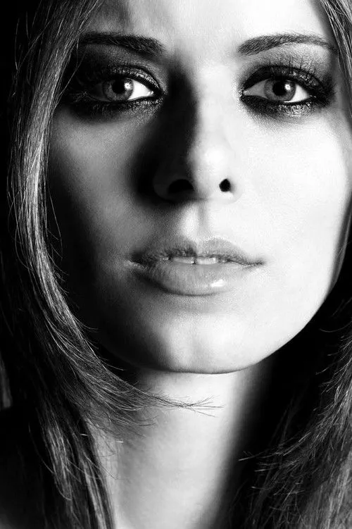 Debra Messing photo