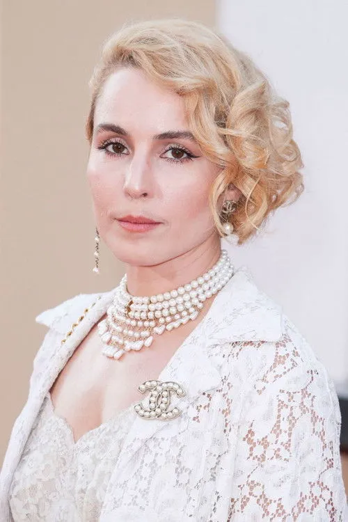 Noomi Rapace photo
