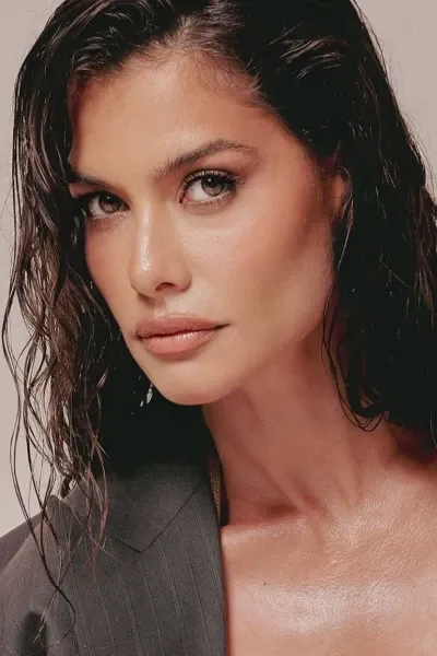 Alinne Moraes photo