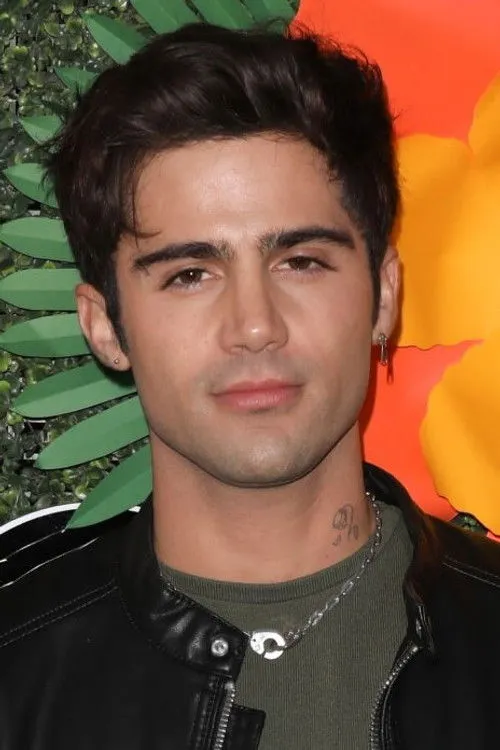 Max Ehrich photo