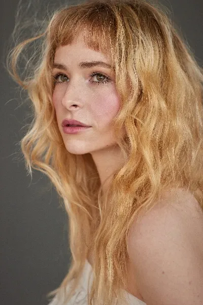 Ashleigh Cummings photo