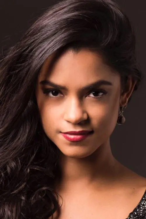 Lucy Alves photo