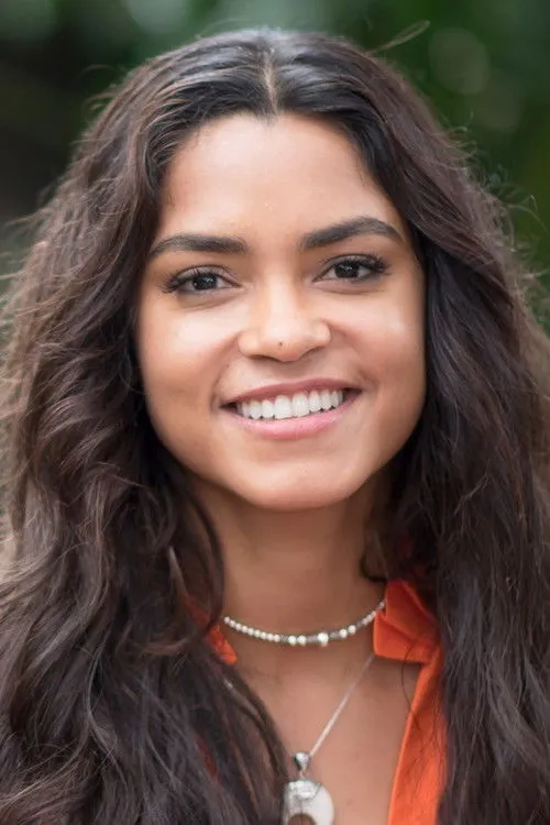 Lucy Alves photo
