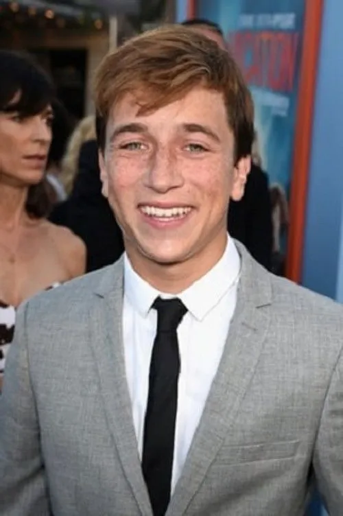 Skyler Gisondo photo