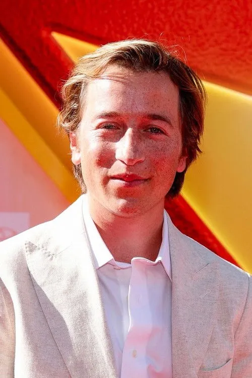 Skyler Gisondo photo