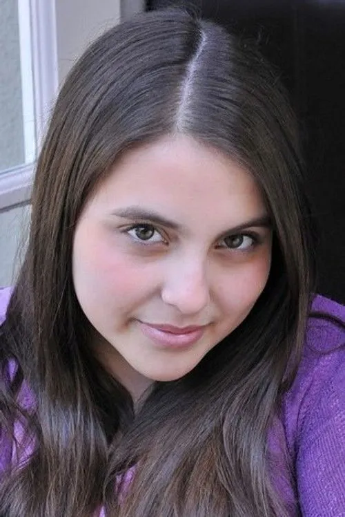 Beanie Feldstein photo