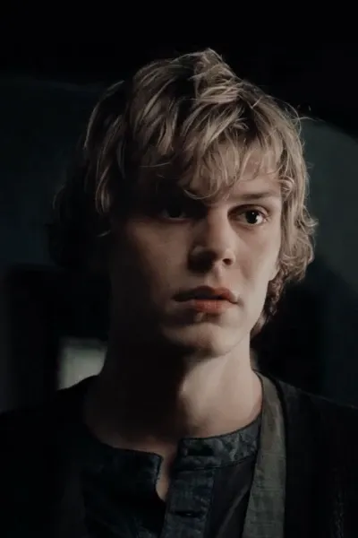 Tate Langdon photo