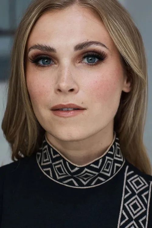 Eliza Taylor photo