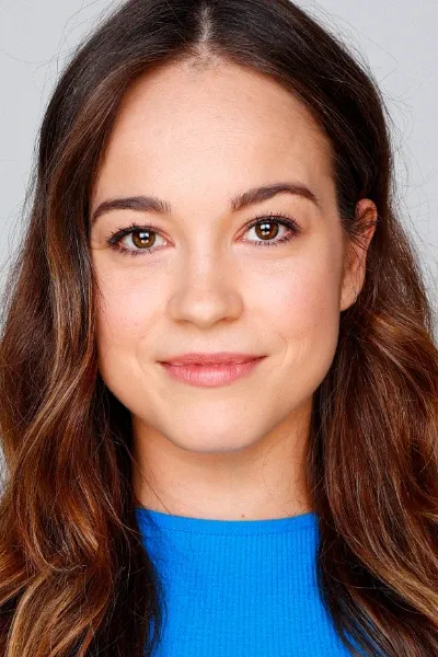 Molly McIntyre photo