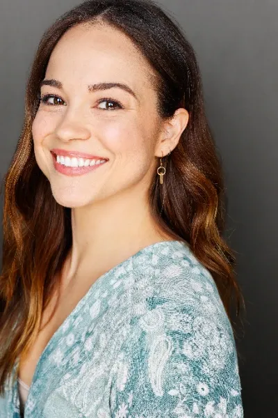 Molly McIntyre photo