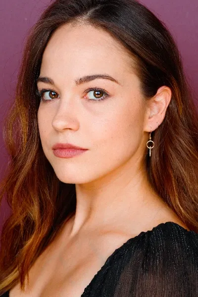Molly McIntyre photo