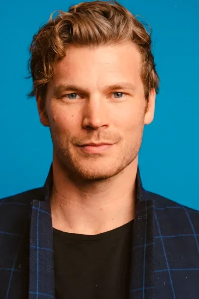 Derek Theler photo