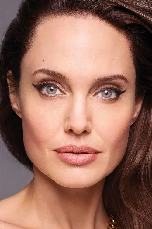 Angelina Jolie photo