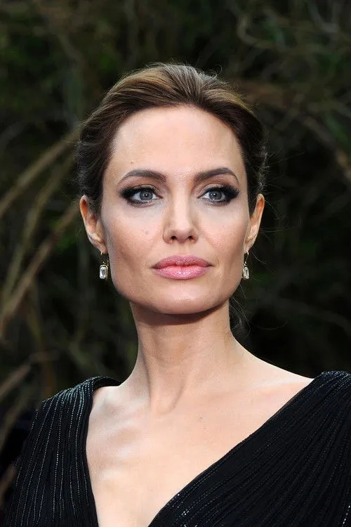 Angelina Jolie photo