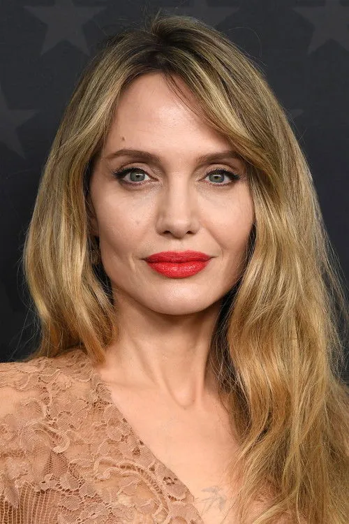 Angelina Jolie photo