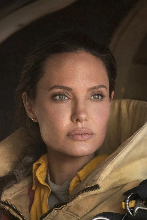 Angelina Jolie photo