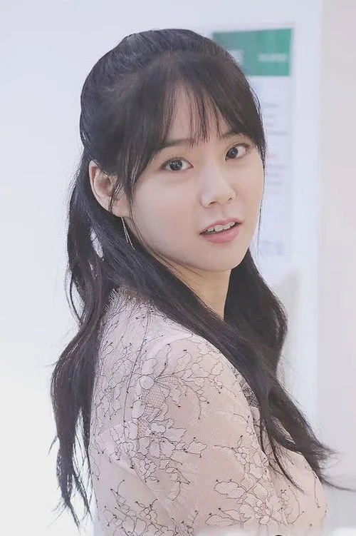 Han Seung-yeon photo