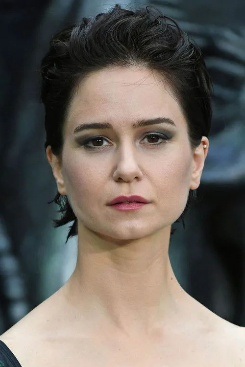 Katherine Waterston photo