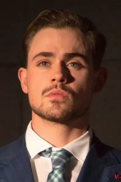 Dacre Montgomery photo