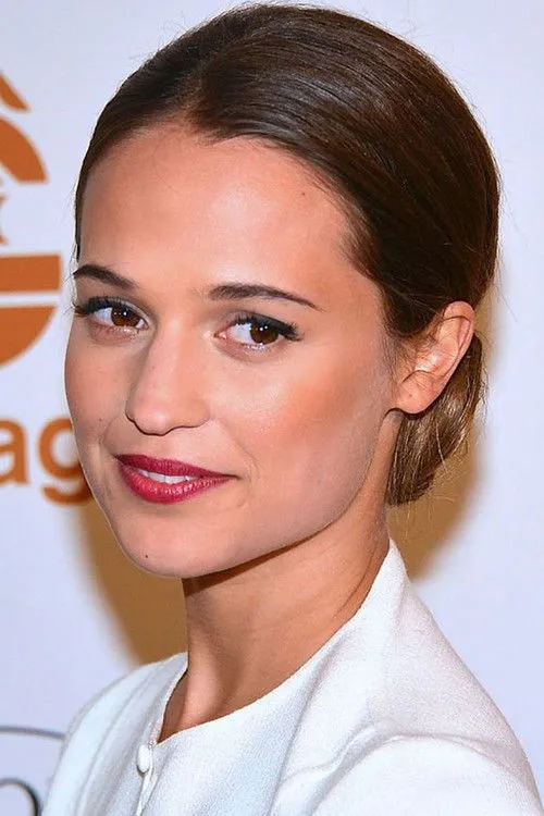 Alicia Vikander photo