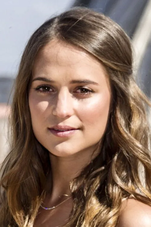 Alicia Vikander photo