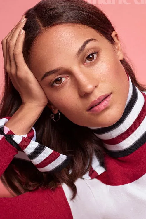 Alicia Vikander photo