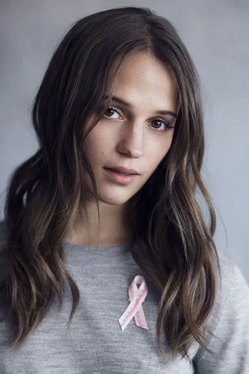 Alicia Vikander photo