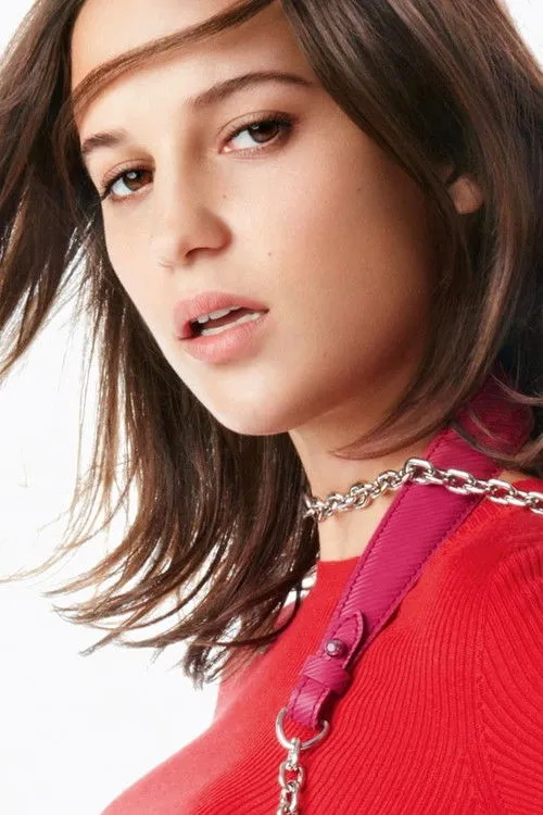 Alicia Vikander photo