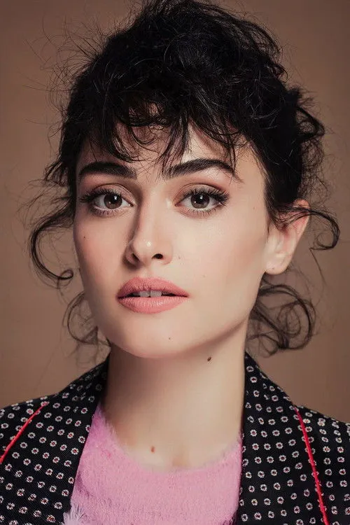 Esra Bilgiç photo