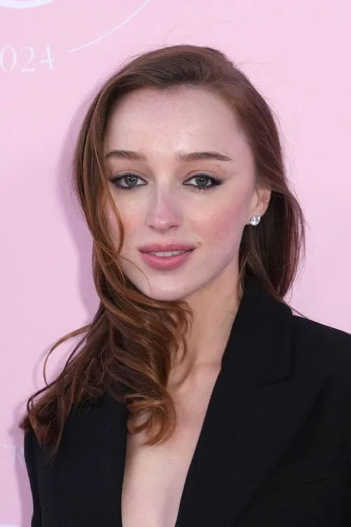 Phoebe Dynevor photo