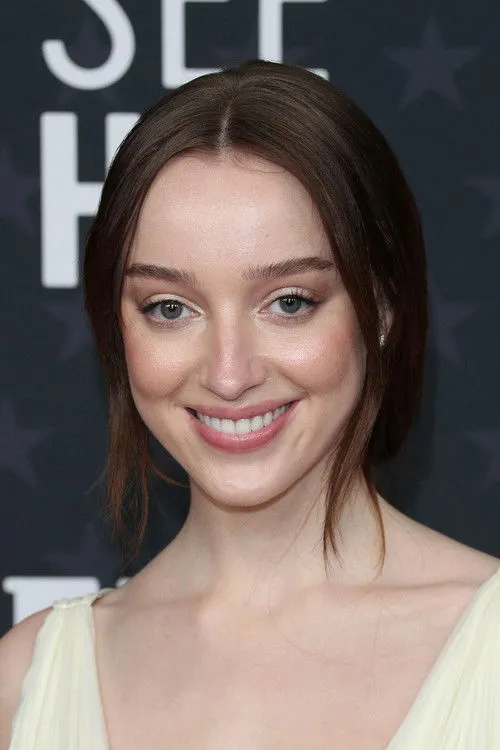 Phoebe Dynevor photo