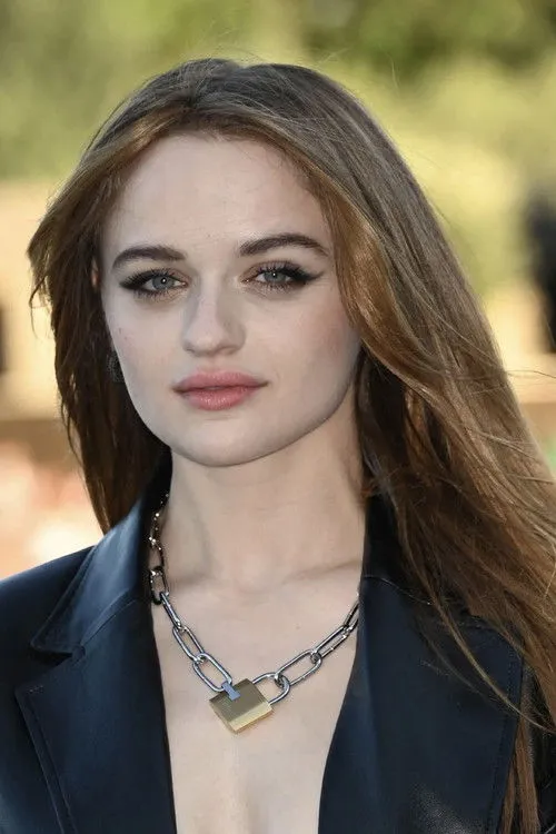 Joey King photo