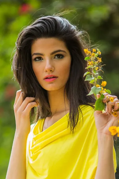 Tara Emad photo