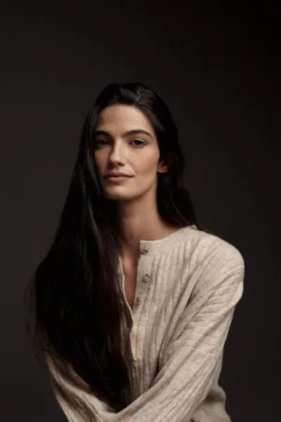 Tara Emad photo