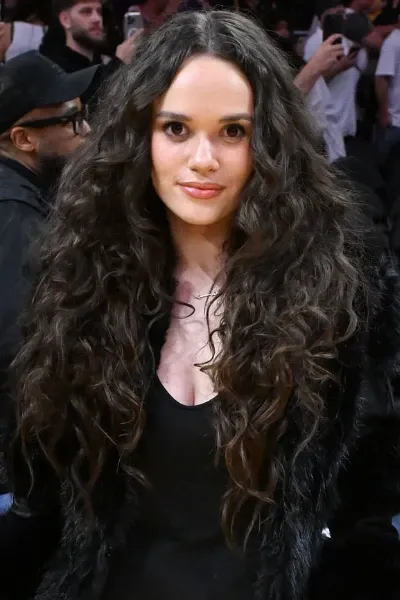 Madison Pettis photo