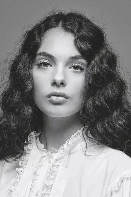 Deva Cassel photo