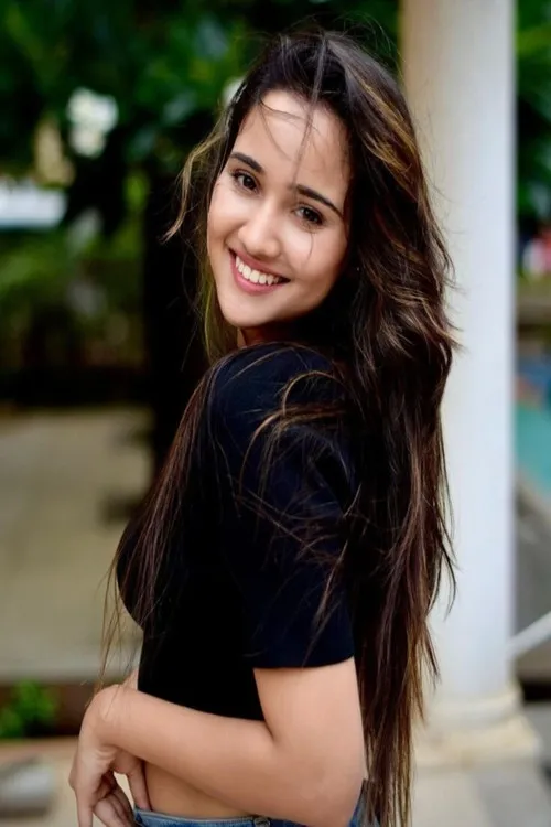 Ashi Singh photo