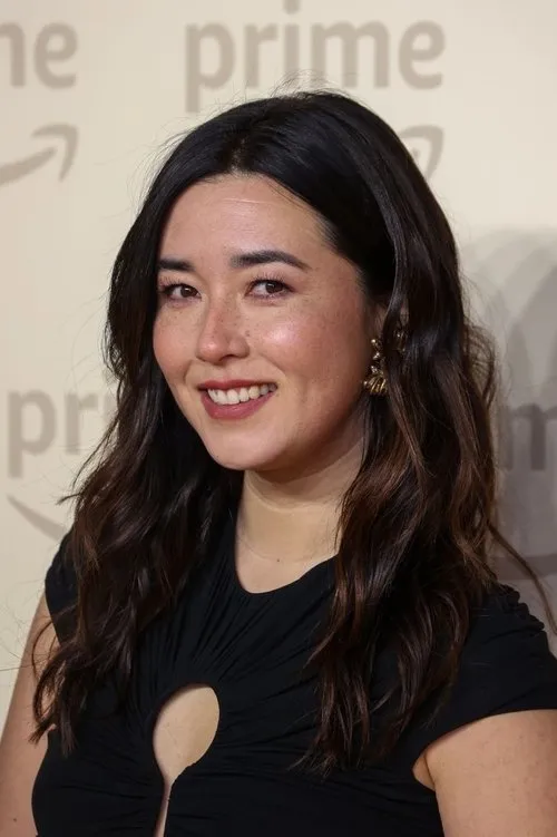 Maya Erskine photo