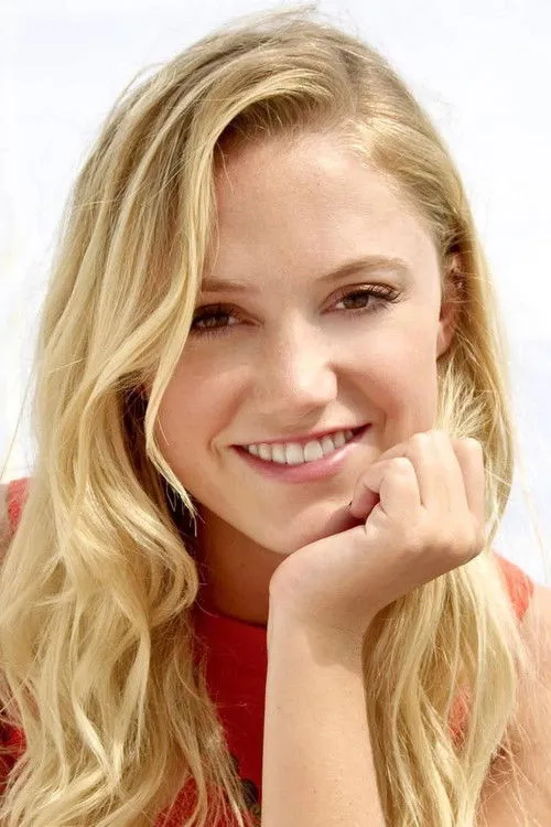 Maika Monroe photo