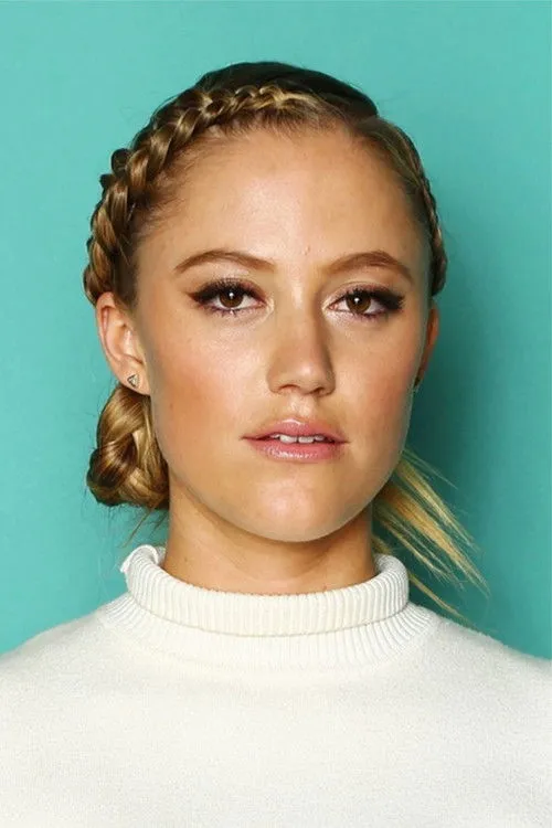 Maika Monroe photo