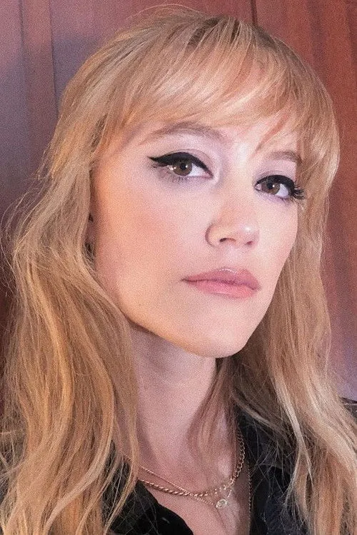 Maika Monroe photo