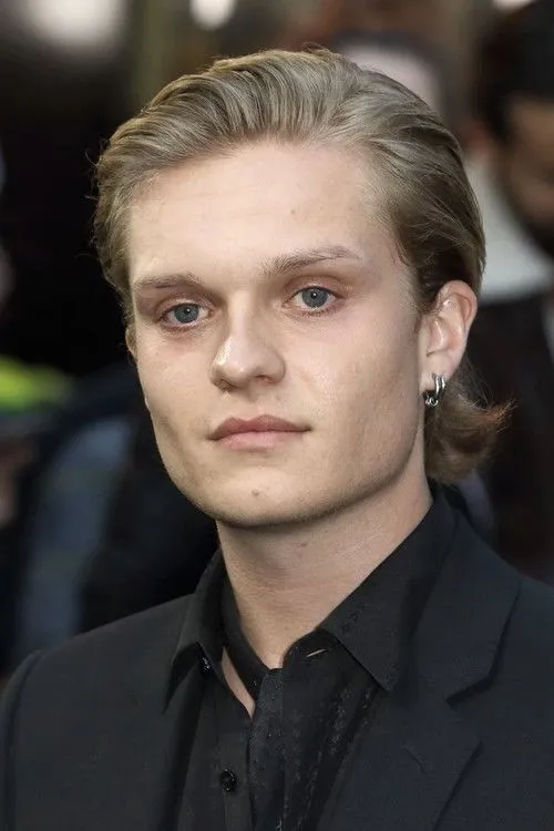 Tom Glynn-Carney photo