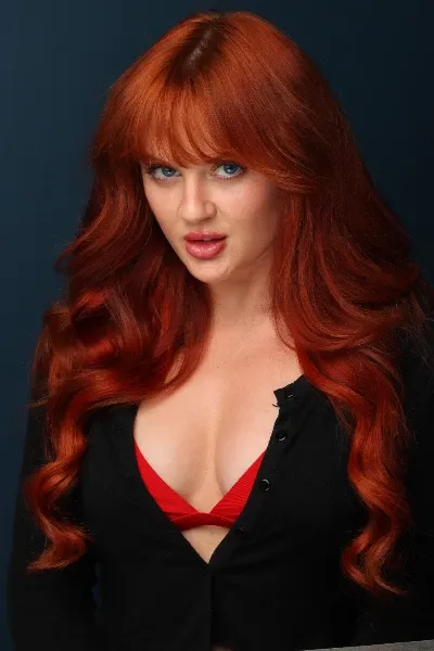 Hannah Hueston photo
