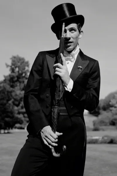 Josh O'Connor photo