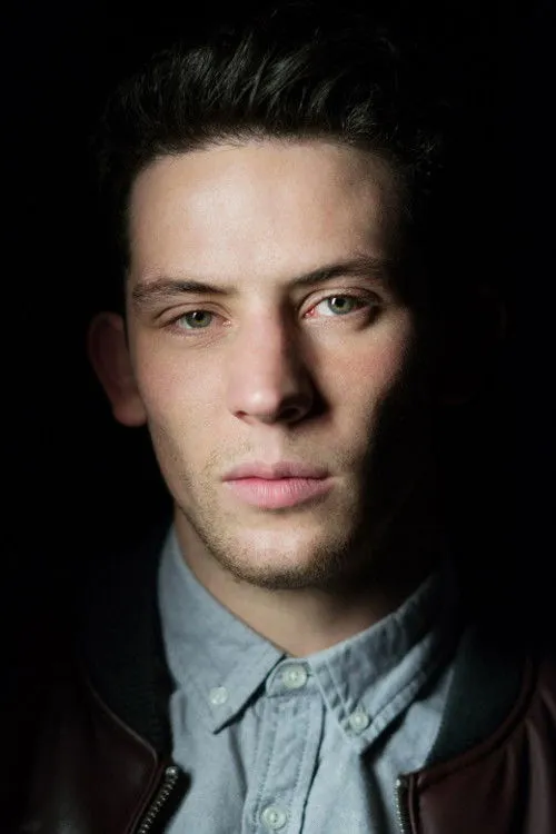 Josh O'Connor photo