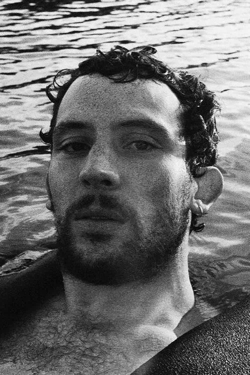 Josh O'Connor photo