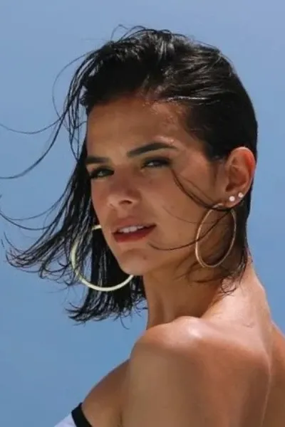 Bruna Marquezine photo