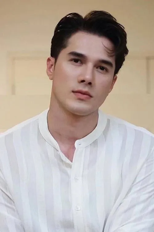 Mik Thongraya photo